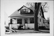 114 WHITLOW ST 114 WHITLOW ST, a Bungalow house, built in Neenah, Wisconsin in 1923.