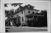 505 W IRVING AVE 505 W IRVING AVE, a American Foursquare house, built in Oshkosh, Wisconsin in 1899.