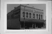 910, 912, 914 OREGON ST, a Italianate large retail building, built in Oshkosh, Wisconsin in .