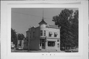 1700 OREGON ST, a Queen Anne tavern/bar, built in Oshkosh, Wisconsin in 1910.