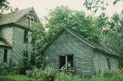W2946 JAY RD, a Queen Anne house, built in Fredonia, Wisconsin in 1880.