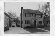 2121 COMMONWEALTH AVE, a Colonial Revival/Georgian Revival house, built in Madison, Wisconsin in 1924.