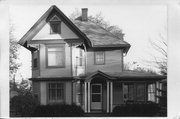1921 MADISON ST, a Queen Anne house, built in Madison, Wisconsin in 1895.