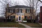 1107 E COURTLAND PL 1107 E COURTLAND PL, a Colonial Revival/Georgian Revival house, built in Whitefish Bay, Wisconsin in 1941.