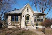 1436 ALTOONA AVE, a Arts and Crafts house, built in Eau Claire, Wisconsin in 1928.