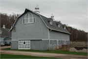 7212 HORSESHOE BAY RD, a Astylistic Utilitarian Building barn, built in Egg Harbor, Wisconsin in 1918.