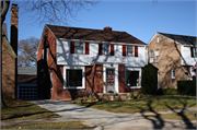 5709 N SHORELAND AVE 5709 N SHORELAND AVE, a Colonial Revival/Georgian Revival house, built in Whitefish Bay, Wisconsin in 1947.
