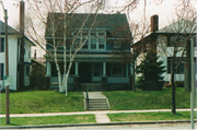3041 N MURRAY AVE, a Craftsman house, built in Milwaukee, Wisconsin in 1910.
