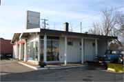 5403 S 108th St 5403 S 108th St, a Commercial Vernacular gas station/service station, built in Hales Corners, Wisconsin in 1963.