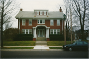2305 E IVANHOE PL., a Colonial Revival/Georgian Revival house, built in Milwaukee, Wisconsin in 1924.