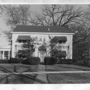 2136 VAN HISE AVE, a Colonial Revival/Georgian Revival house, built in Madison, Wisconsin in 1916.