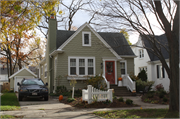 333 E CARLISLE AVE 333 E CARLISLE AVE, a Side Gabled house, built in Whitefish Bay, Wisconsin in 1928.