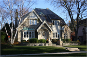 622 E LAKE VIEW AVE 622 E LAKE VIEW AVE, a English Revival Styles house, built in Whitefish Bay, Wisconsin in 1928.