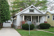 2917 BARLOW ST 2917 BARLOW ST, a Bungalow house, built in Madison, Wisconsin in 1932.