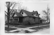 602 RUSSELL ST 602 RUSSELL ST, a Bungalow house, built in Madison, Wisconsin in 1922.