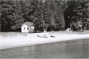 ROCKY ISLAND (APOSTLE ISLANDS), a Side Gabled house, built in La Pointe, Wisconsin in 1937.
