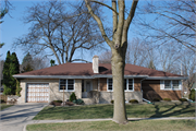 454 HOLLY AVE 454 HOLLY AVE, a Ranch house, built in Madison, Wisconsin in 1953.