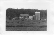 W SIDE OF PEERLESS RD, .1 M N OF STATE HIGHWAY 69, a Astylistic Utilitarian Building barn, built in Primrose, Wisconsin in .