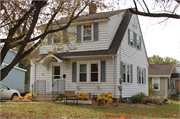 900 DERBY LN, a Colonial Revival/Georgian Revival house, built in Allouez, Wisconsin in 1939.