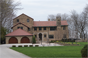 3580 N Lake Dr, a Spanish/Mediterranean Styles house, built in Shorewood, Wisconsin in 1923.