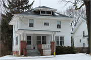 140 S KANE ST, a American Foursquare house, built in Burlington, Wisconsin in 1920.