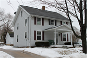 197 W HIGHLAND AVE, a Colonial Revival/Georgian Revival house, built in Burlington, Wisconsin in 1930.