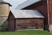 W5120 CTH T, a Astylistic Utilitarian Building corn crib, built in Watertown, Wisconsin in .