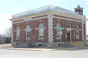 101 2ND AVE, a Neoclassical/Beaux Arts post office, built in Baraboo, Wisconsin in 1905.