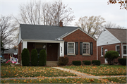 5271 N BAY RIDGE AVE, a Side Gabled house, built in Whitefish Bay, Wisconsin in 1946.