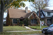 5430 N SHORELAND AVE, a Side Gabled house, built in Whitefish Bay, Wisconsin in 1935.
