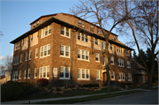 1700 E CHATEAU PL, a English Revival Styles apartment/condominium, built in Whitefish Bay, Wisconsin in 1923.