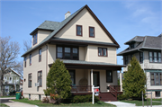 157 6TH ST, a Queen Anne house, built in Fond du Lac, Wisconsin in 1900.