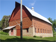 E 10918 HANKINS ROAD, a Astylistic Utilitarian Building barn, built in Kickapoo, Wisconsin in 1910.