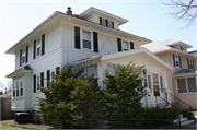 300 E 5TH ST 300 E 5TH ST, a American Foursquare house, built in Fond du Lac, Wisconsin in 1925.