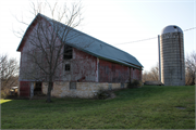 3820 COUNTY HIGHWAY K, a Astylistic Utilitarian Building barn, built in Brigham, Wisconsin in 1920.