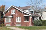 1050 WASHINGTON AVE, a Bungalow house, built in Racine, Wisconsin in 1914.