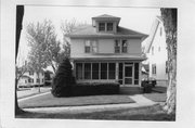 2425 WILLARD AVE, a American Foursquare house, built in Madison, Wisconsin in 1925.
