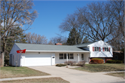 50 S EAU CLAIRE AVE 50 S EAU CLAIRE AVE, a Ranch house, built in Madison, Wisconsin in 1959.