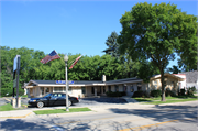 195-199 S MAIN ST, a Contemporary retail building, built in Thiensville, Wisconsin in 1960.