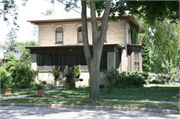 428 W JAMES ST 428 W JAMES ST, a Italianate house, built in Columbus, Wisconsin in 1875.