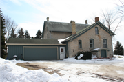 754 N PORT WASHINGTON RD, a Gabled Ell house, built in Grafton, Wisconsin in 1884.