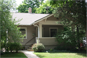 212 WILBUR AVE 212 WILBUR AVE, a Bungalow house, built in Waukesha, Wisconsin in 1922.
