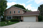 2105 GRAYFOX CT, a Contemporary house, built in Waukesha, Wisconsin in 1978.