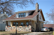 426 PROSPECT AVE, a Bungalow house, built in Waukesha, Wisconsin in 1919.