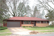 5125 SOUTH HILL DR, a Ranch house, built in Madison, Wisconsin in 1962.