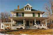 2990 CAVE OF THE MOUNDS RD, a American Foursquare house, built in Blue Mounds, Wisconsin in 1903.