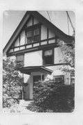 1041 E JOHNSON ST, a Craftsman house, built in Madison, Wisconsin in 1905.