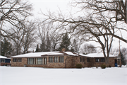 908 W Knapp St, a Ranch house, built in Rice Lake, Wisconsin in 1960.