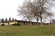 1164 FARNHAM ST, a Contemporary school – elem/middle/jr high/high, built in Columbus, Wisconsin in 1958.