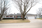 206 Avalon Rd, a Ranch house, built in Columbus, Wisconsin in 1972.
